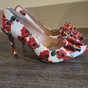 Betsey Johnson Pumps